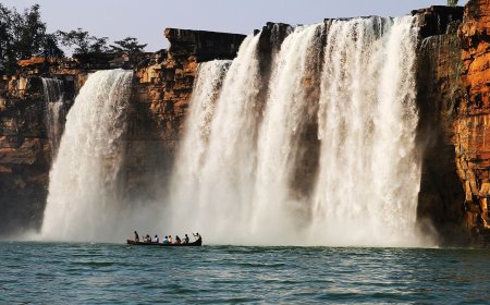 Discover the Majestic Chitrakoot Waterfall: The Niagara of India