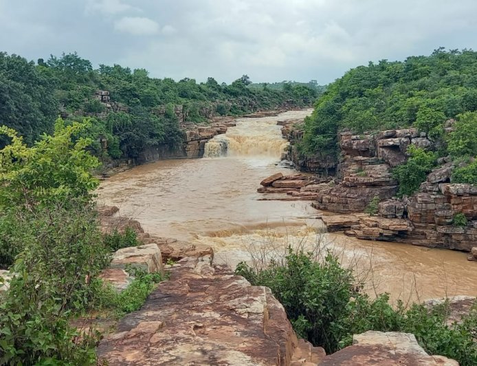 Parapur Waterfall, Bastar – Hidden Gem of Chhattisgarh | Complete Travel Guide